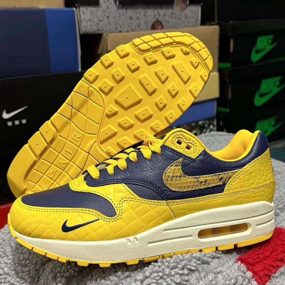 Nike Air Max 1 PRM Michigan