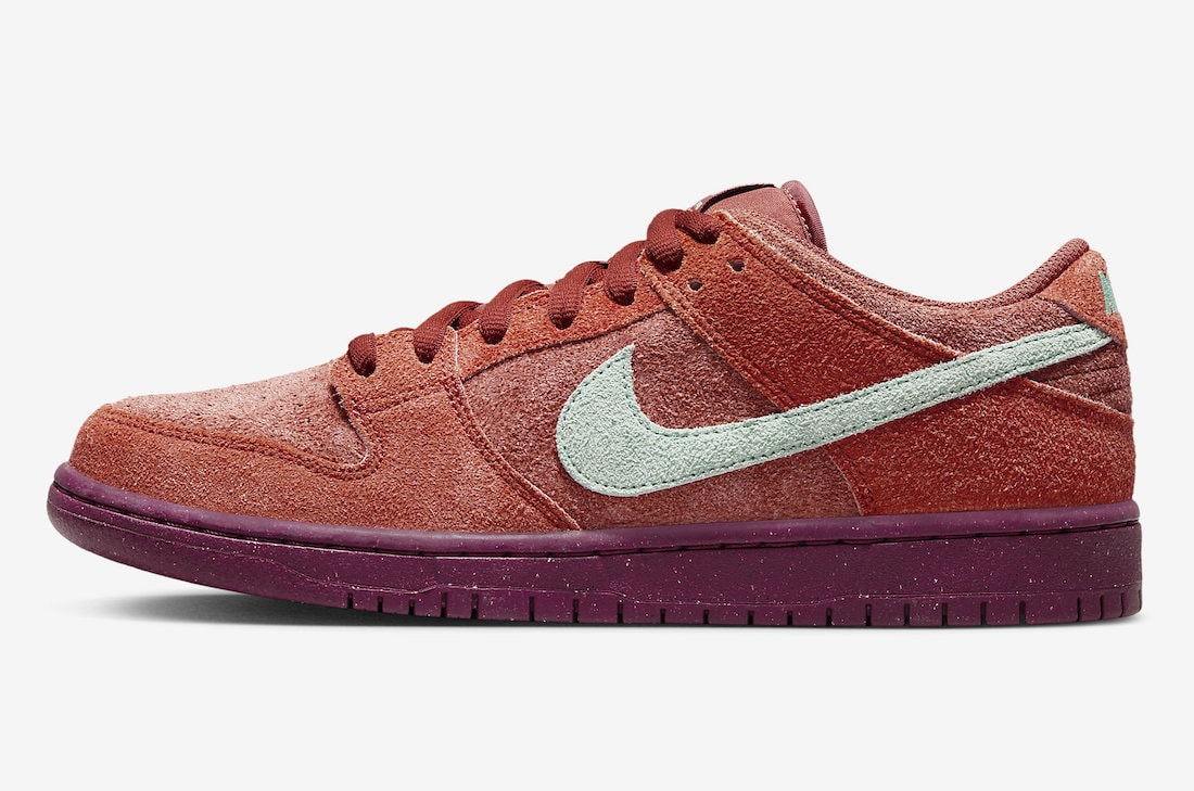 Nike-SB-Dunk-Low-Mystic-Red-DV5429-601-4