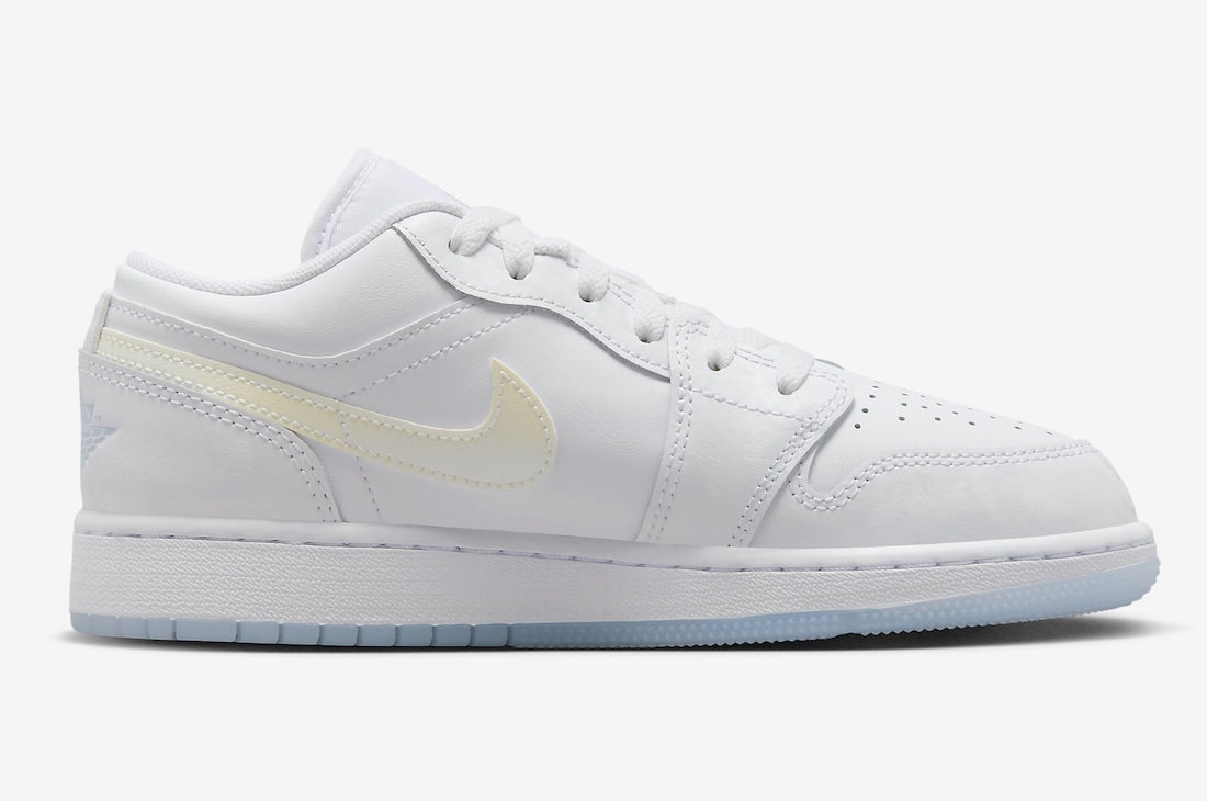 Air-Jordan-1-Low-GS-Glitter-Swoosh-FQ9112-100-4