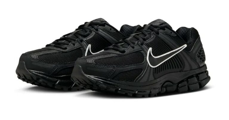 お買い得 1.6万購入2025年最新 NIKE Vomero ボメロ BLACK nike-zoom-vomero-5-black-white