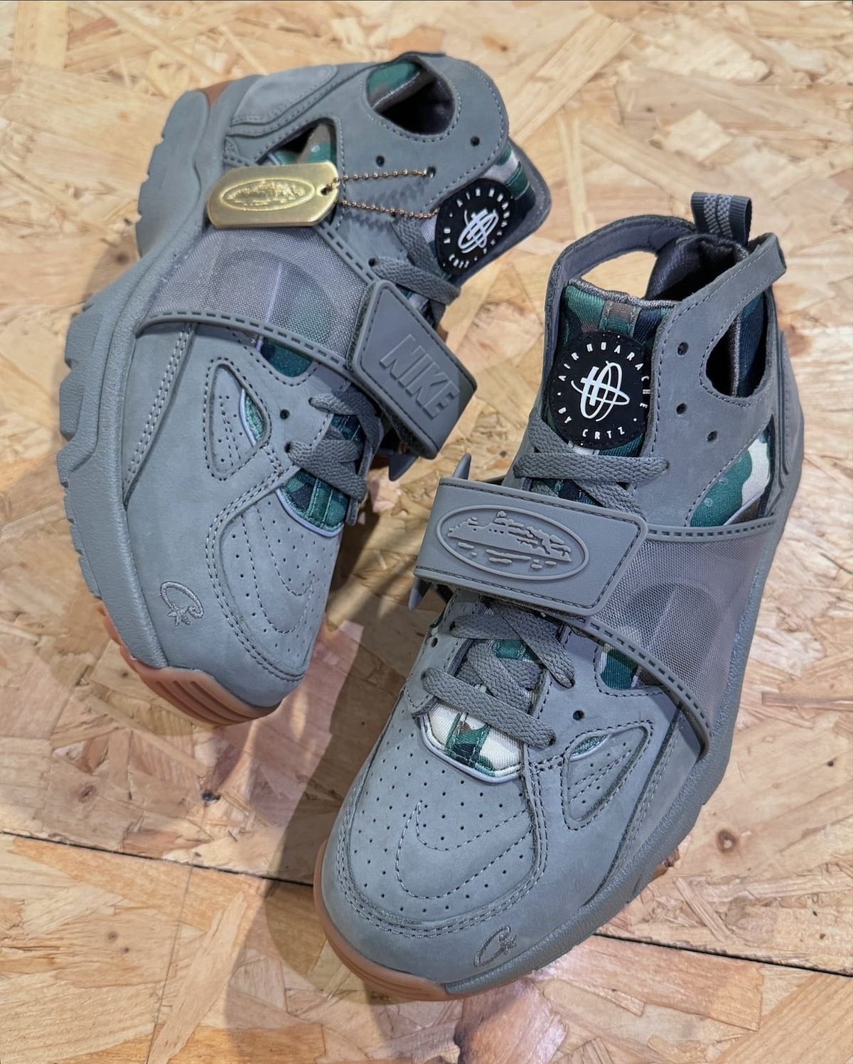 Corteiz Nike Air Trainer Huarache FQ8793-001