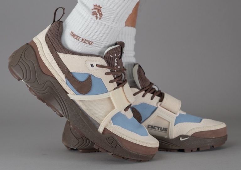 Travis Scott’s Nike Zoom Field Jaxx “Leche Blue” Drops This Week