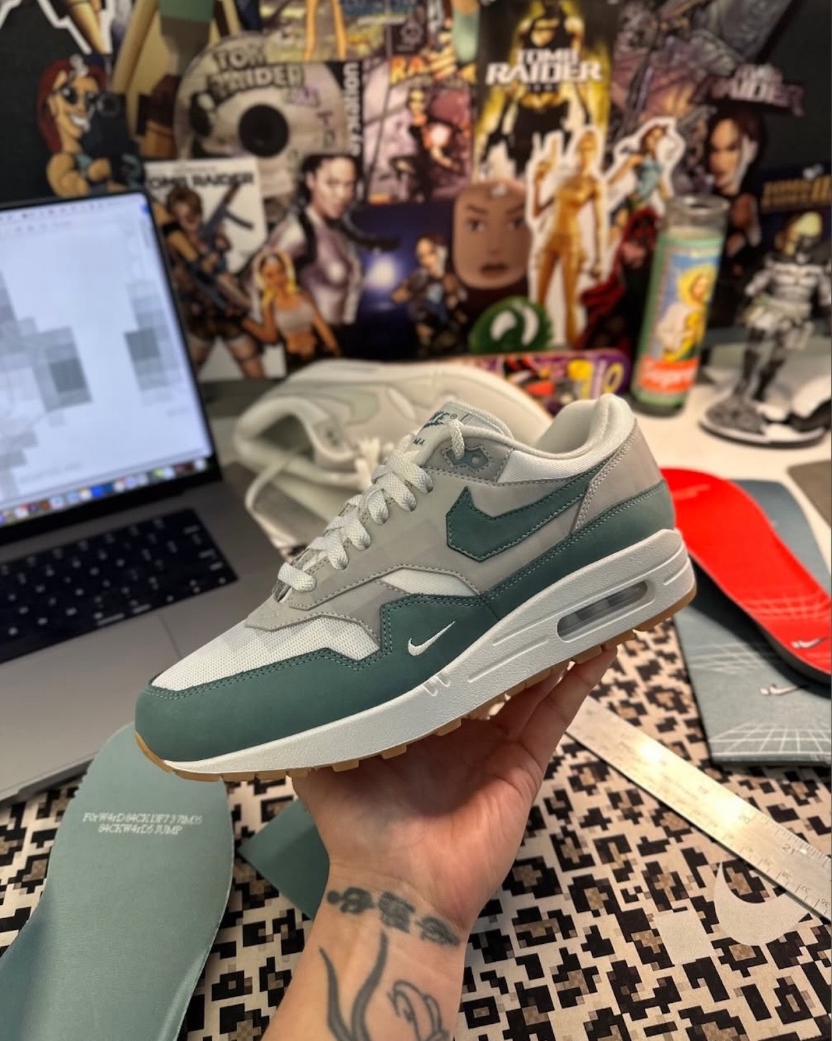 Nike .SWOOSH Air Max 1 Tomb Raider HV1940-100