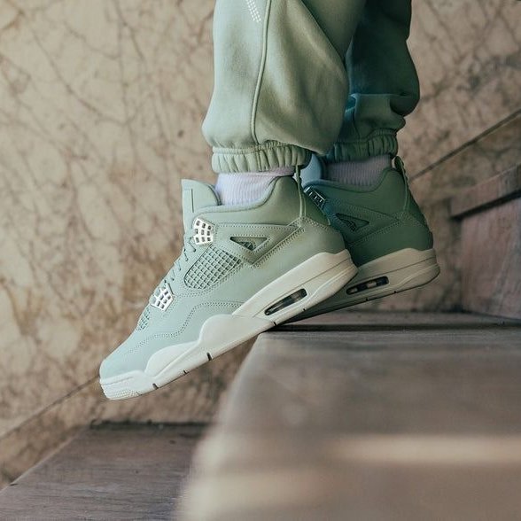 The Air Jordan 4 Retro “Abundance” is Now Available