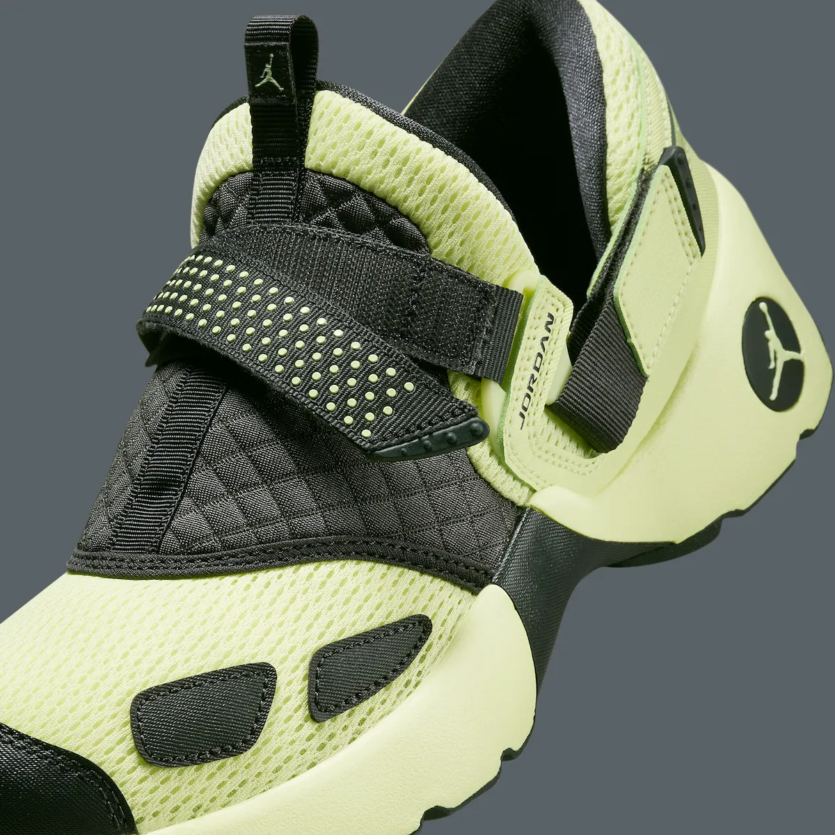 Jordan Trunner LX Luminous Green HQ2164-302