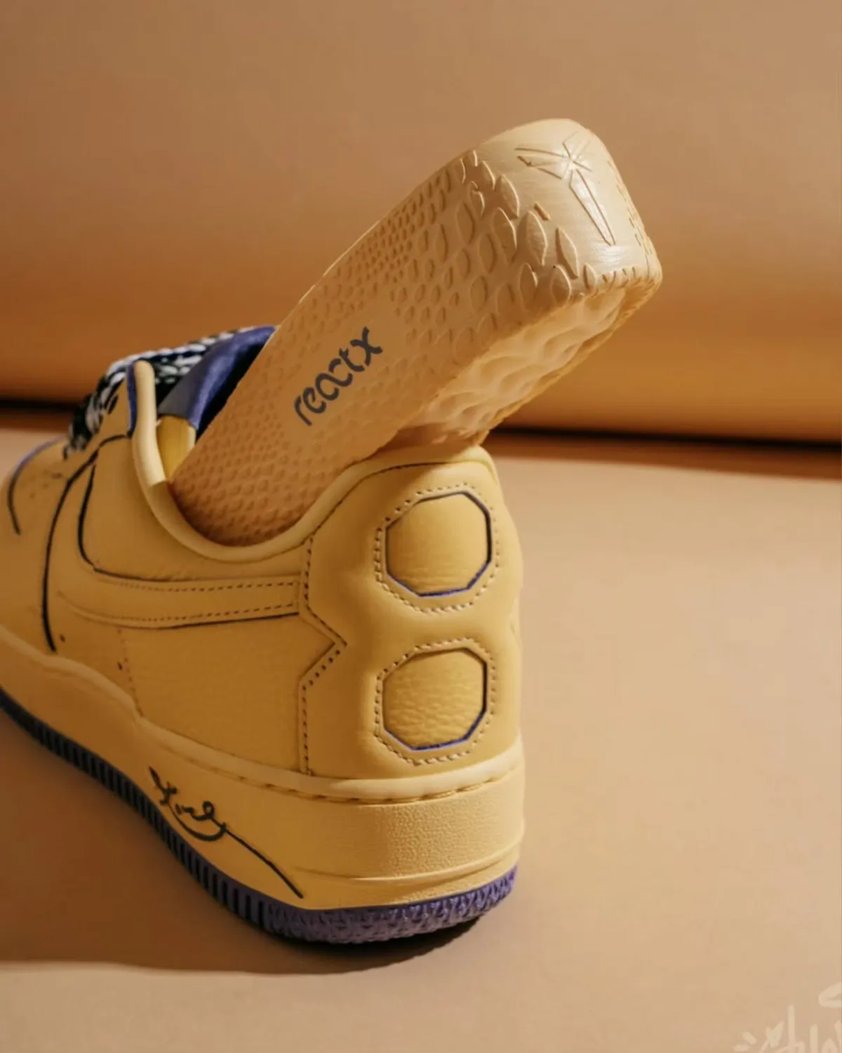 kobe-bryant-nike-air-force-1-protro-hv9408-700