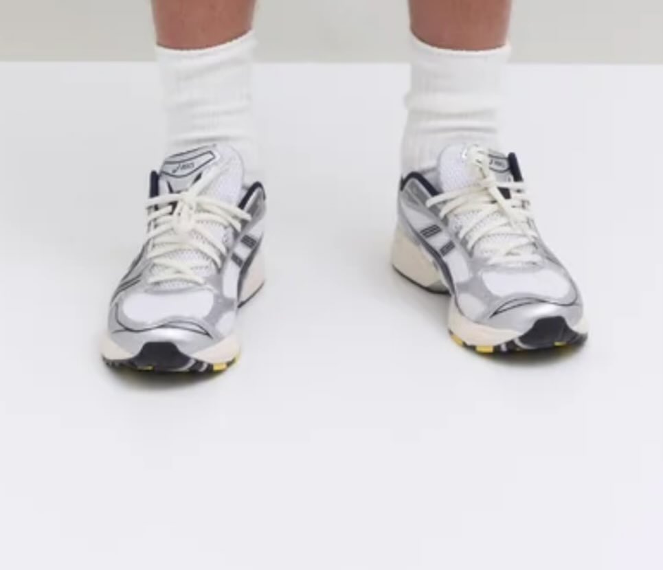 JJJJound insinúa un nuevo colorway para las Asics GEL-Kayano 14.