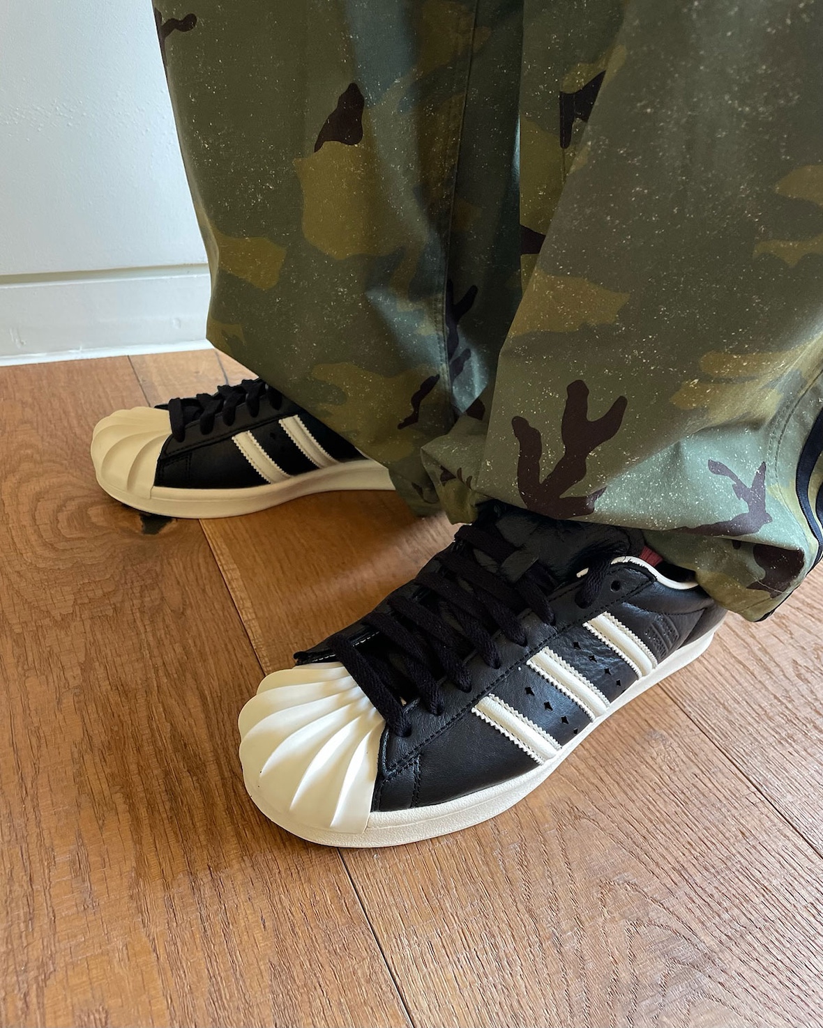 Thug Club adidas Superstar