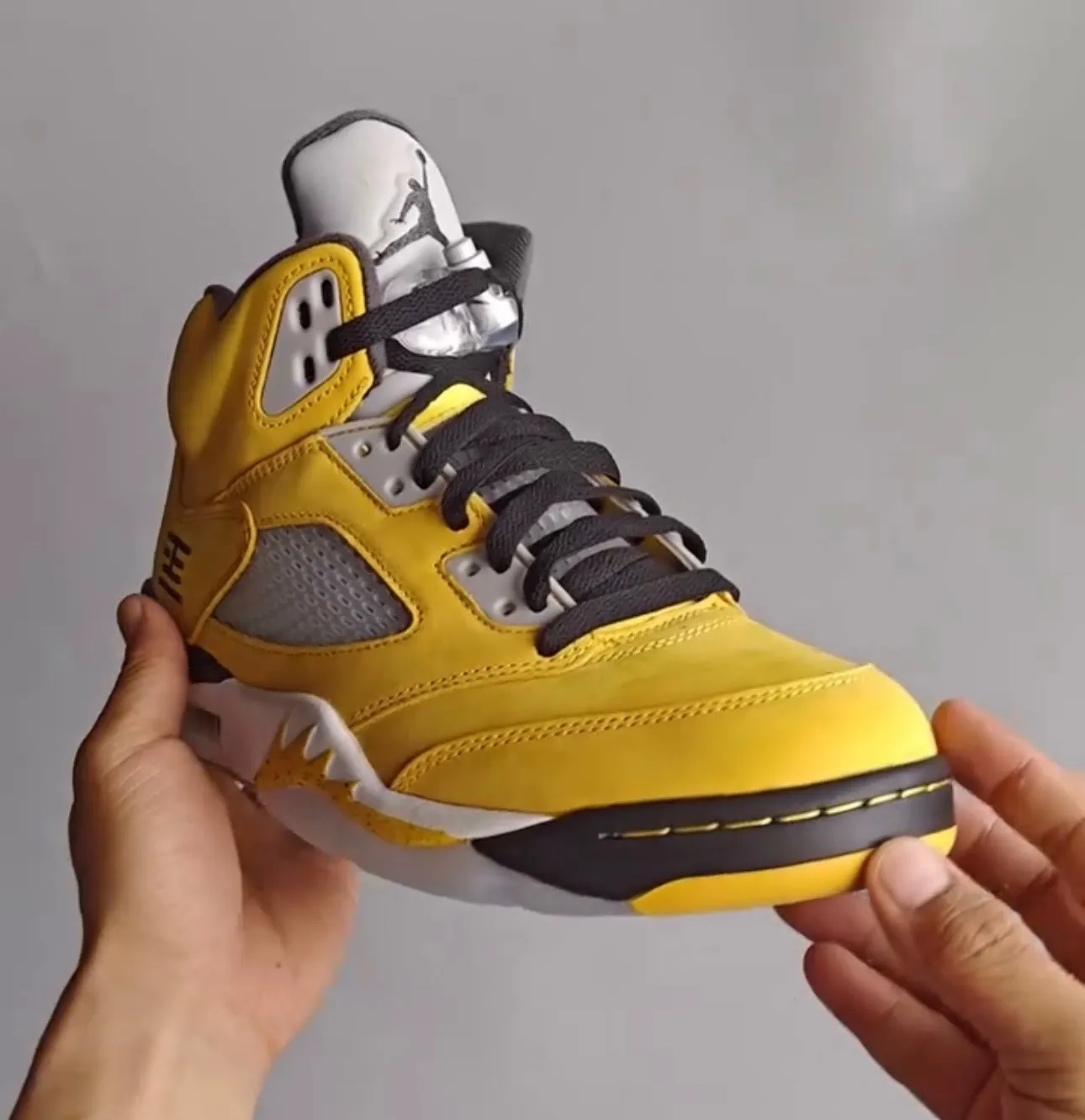Air Jordan 5 Tokyo IO3372-700