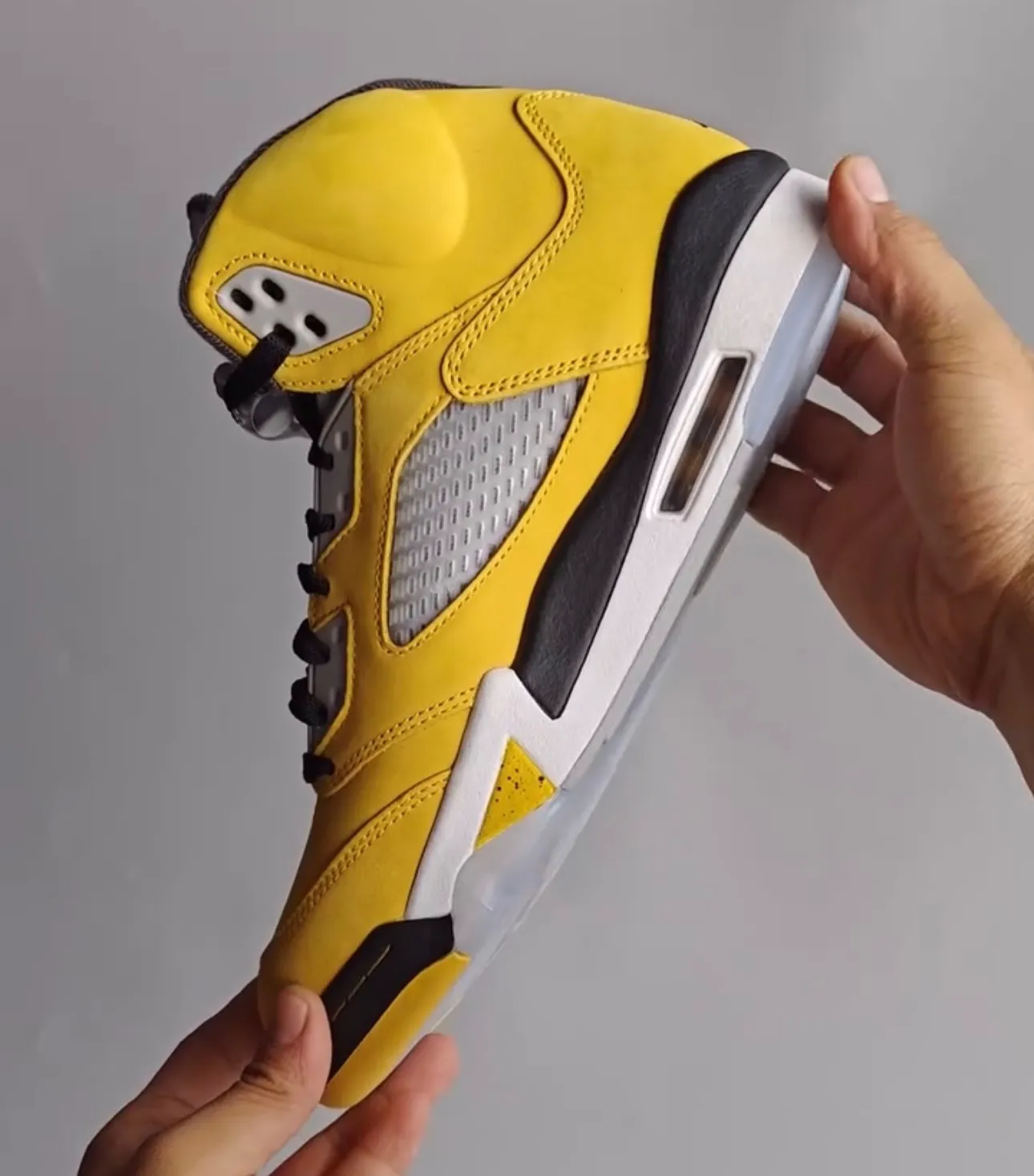 Air Jordan 5 Tokyo IO3372-700