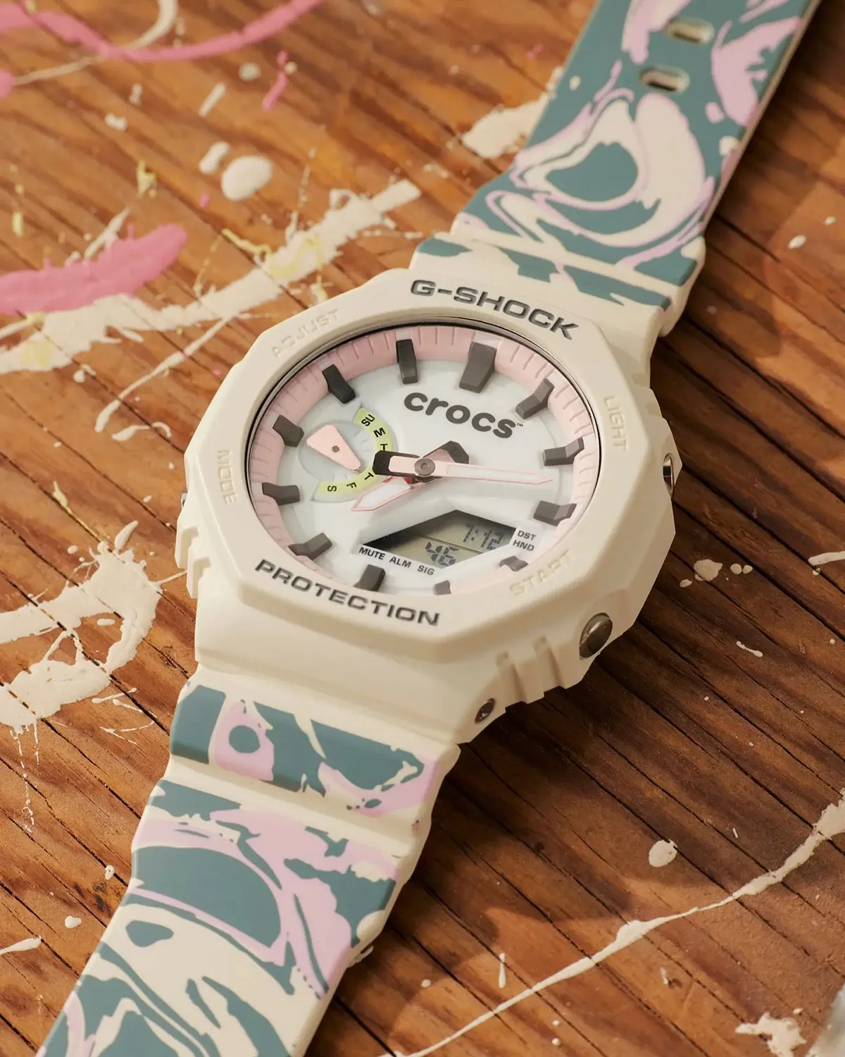 G-SHOCK Crocs Echo Wave 211790-90H