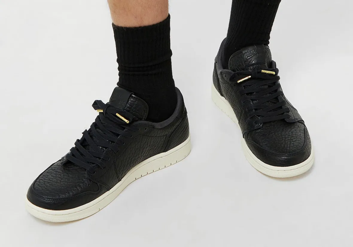 Air Jordan 1 Low No Swoosh 848775-005