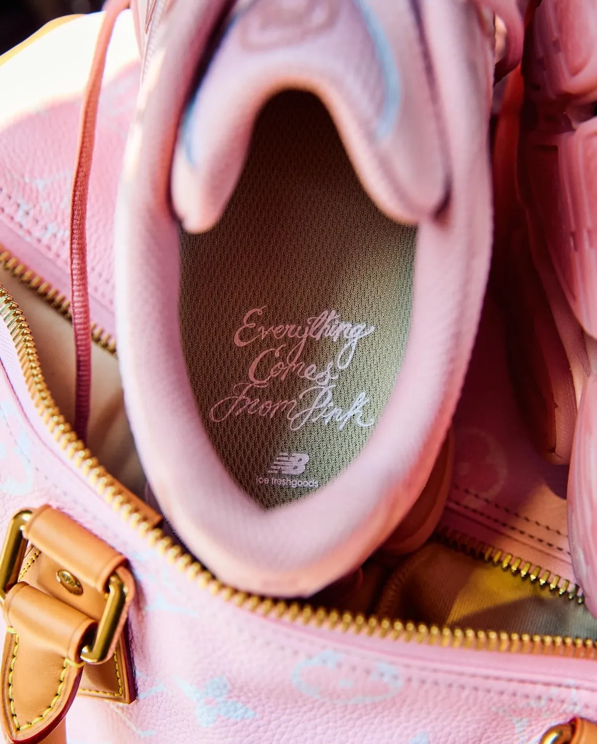 JoeFreshGoods New Balance Abzorb 2000 Pink
