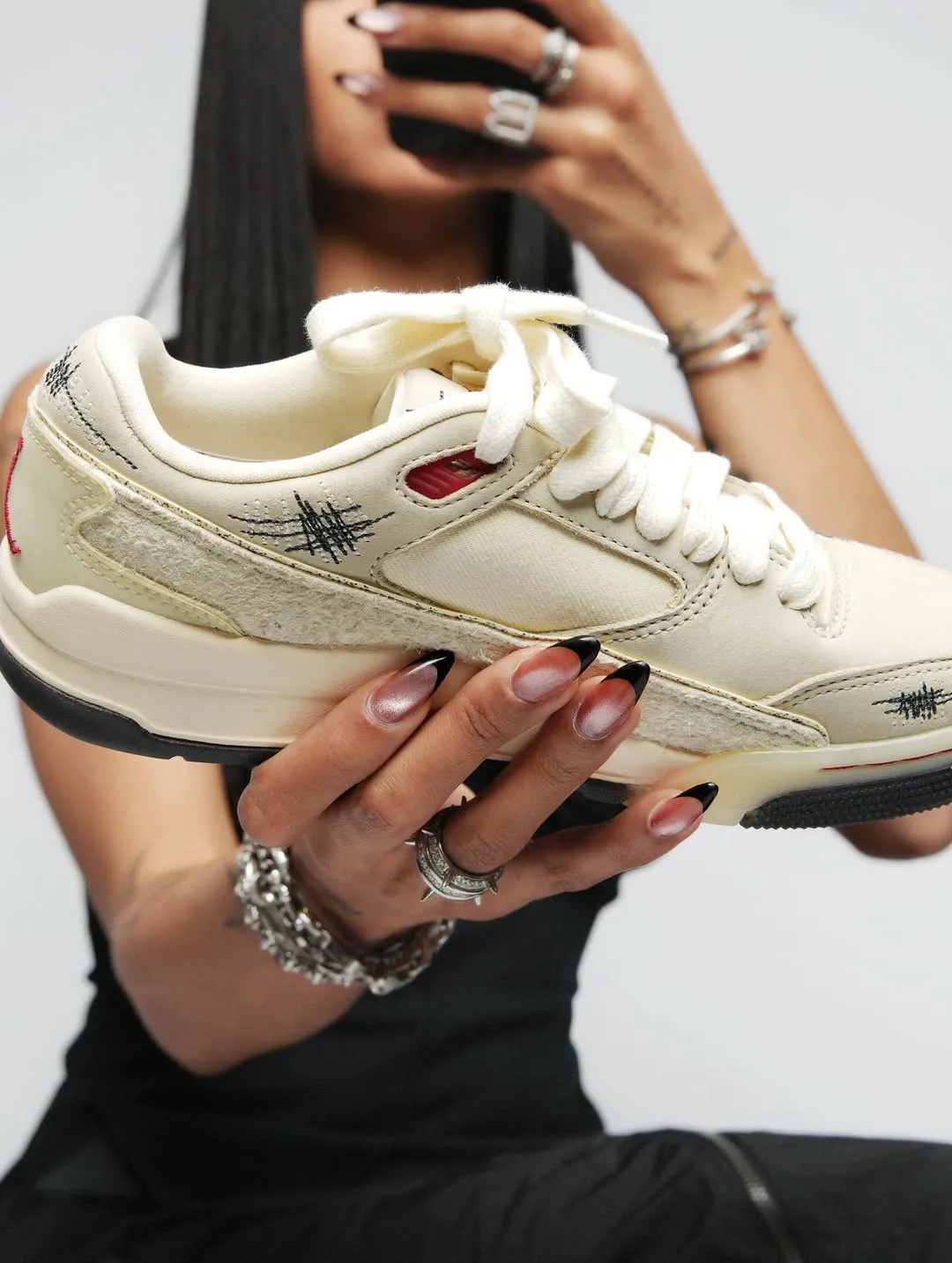 Who Decides War Jordan Flight Court Cream HQ2958-100