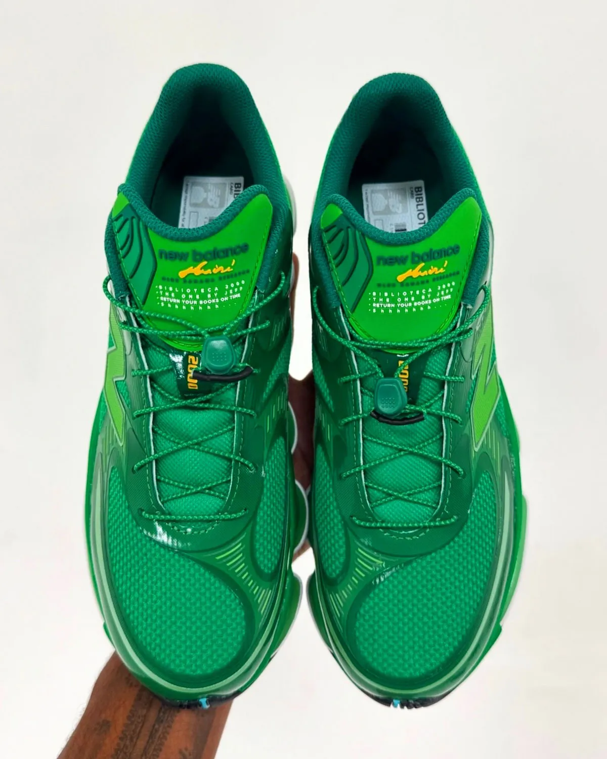 Aminé New Balance 2000 Biblioteca