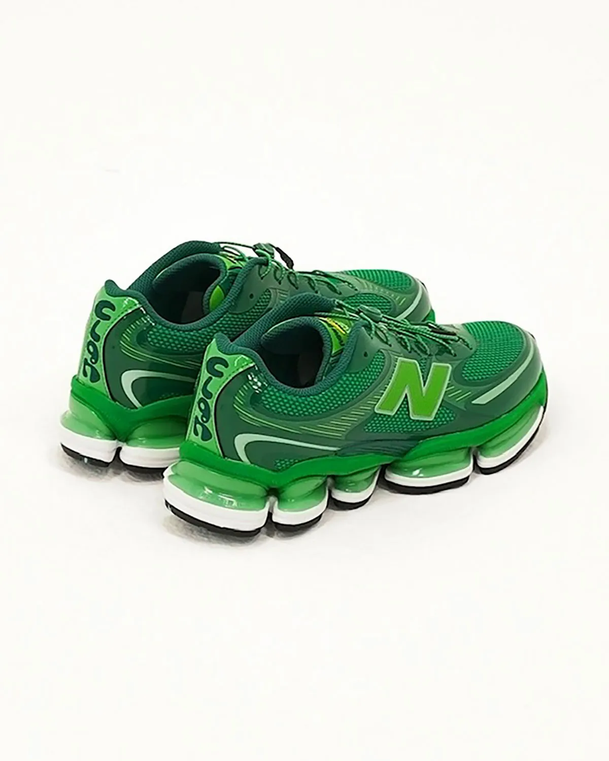 Aminé New Balance 2000 Biblioteca