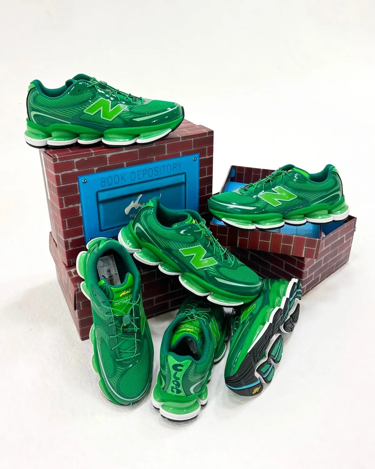 Aminé New Balance 2000 Biblioteca