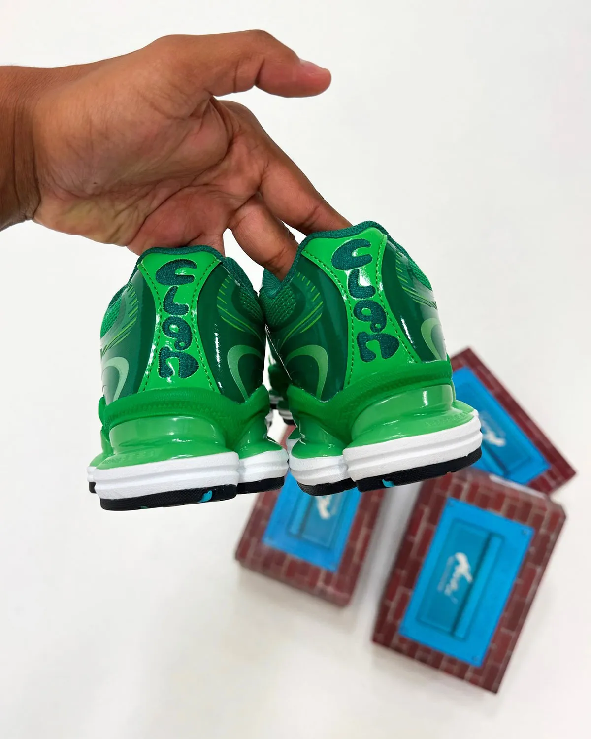 Aminé New Balance 2000 Biblioteca