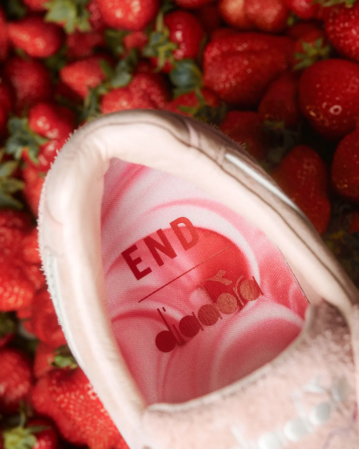 END. Diadora N9000 Strawberries & Cream