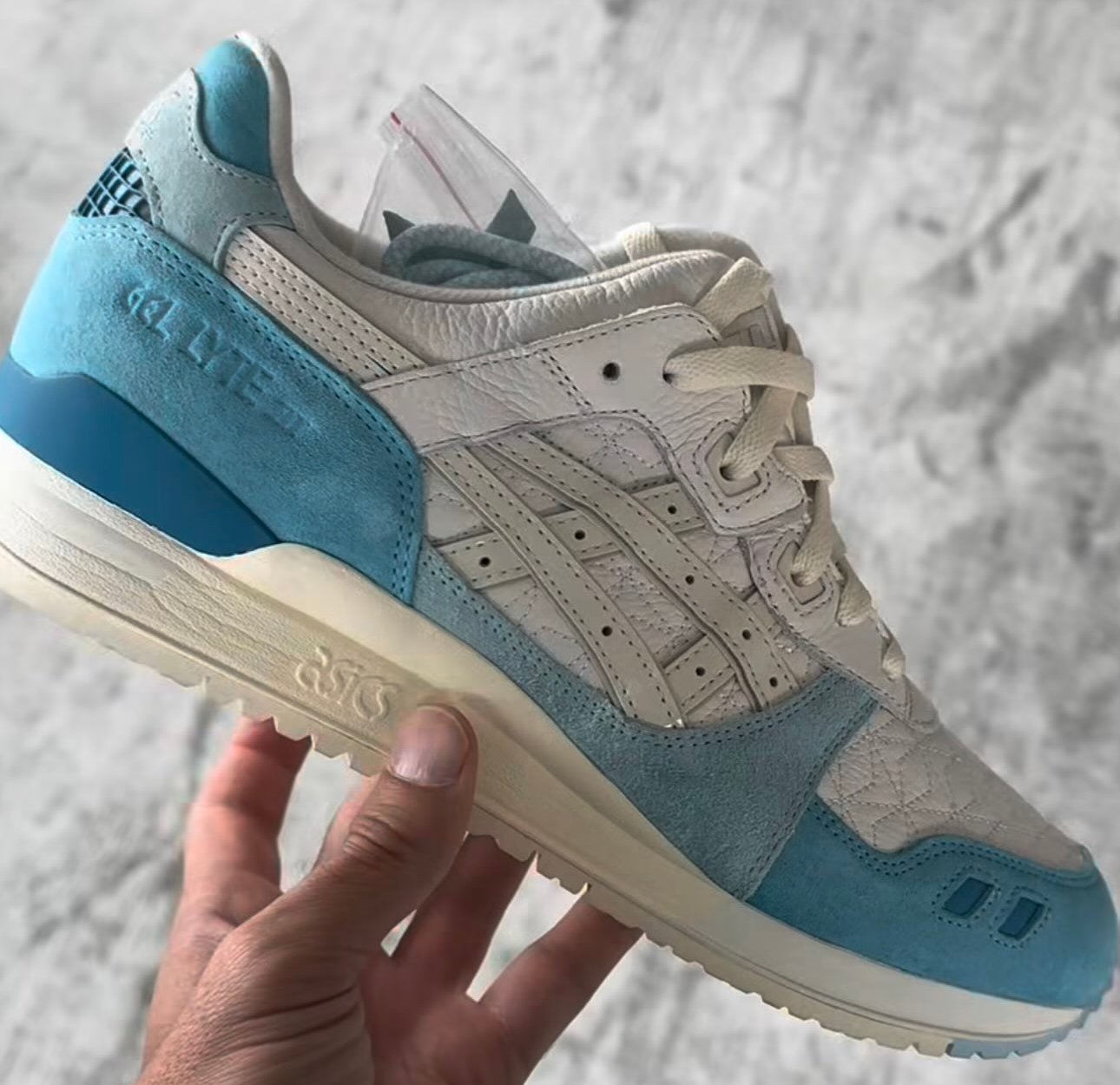 Ronnie Fieg teases the Return of the Asics GEL-Lyte III With a White & Blue Style