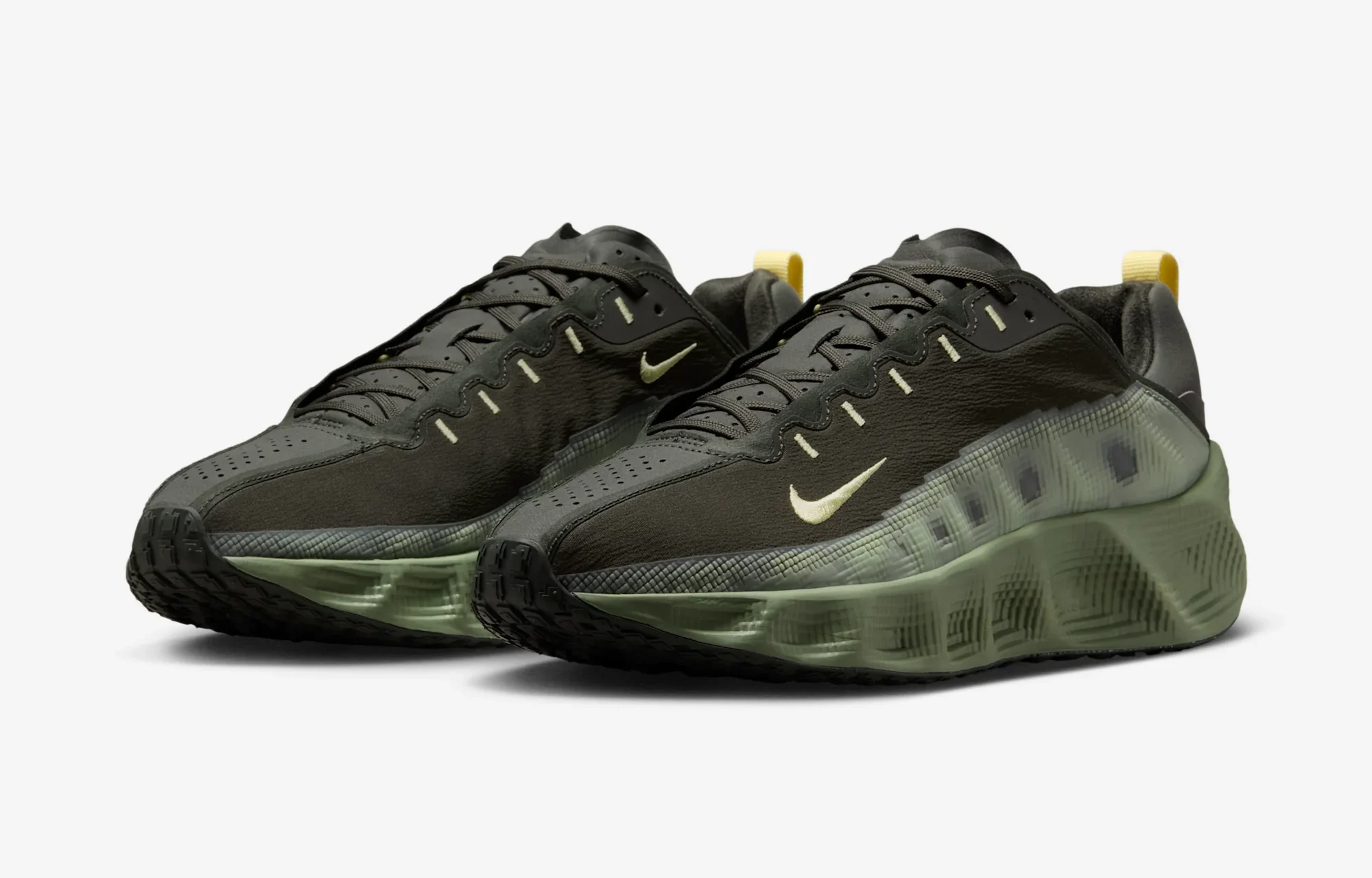 Nike Brings Reflective Details to a “Sequoia” Ava Rover