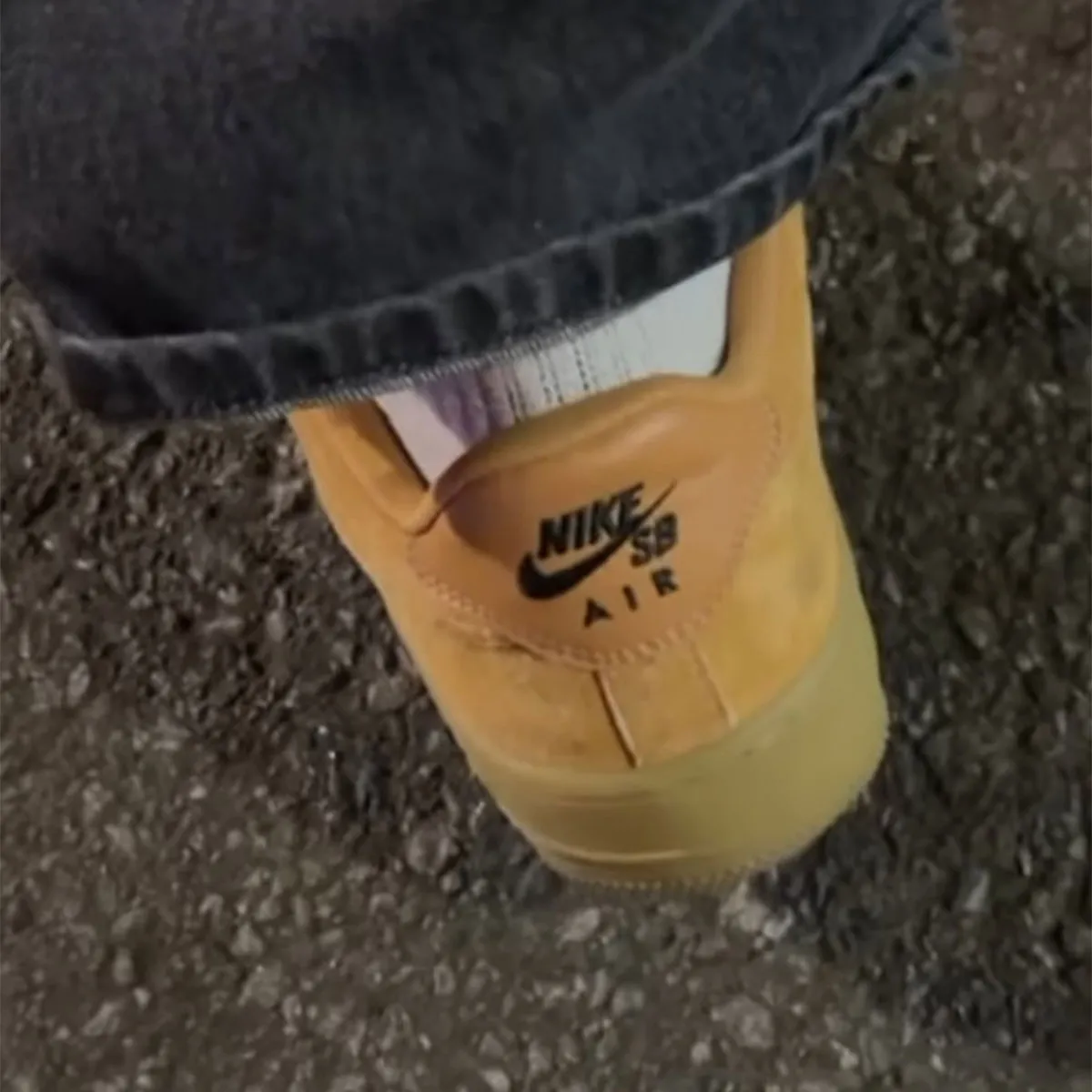 Nike SB Air Force 1 Flax HM8517-200