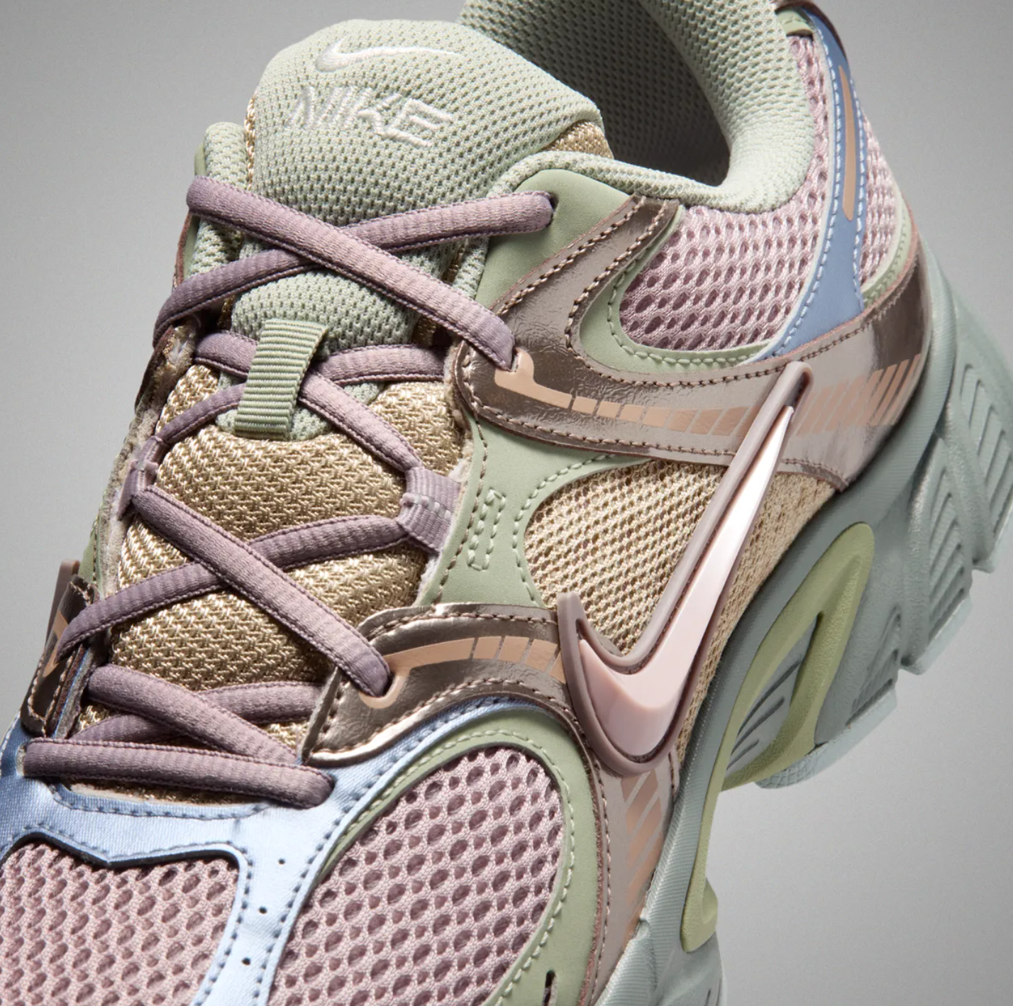 A Ma Maniere Nike V5 RNR pack