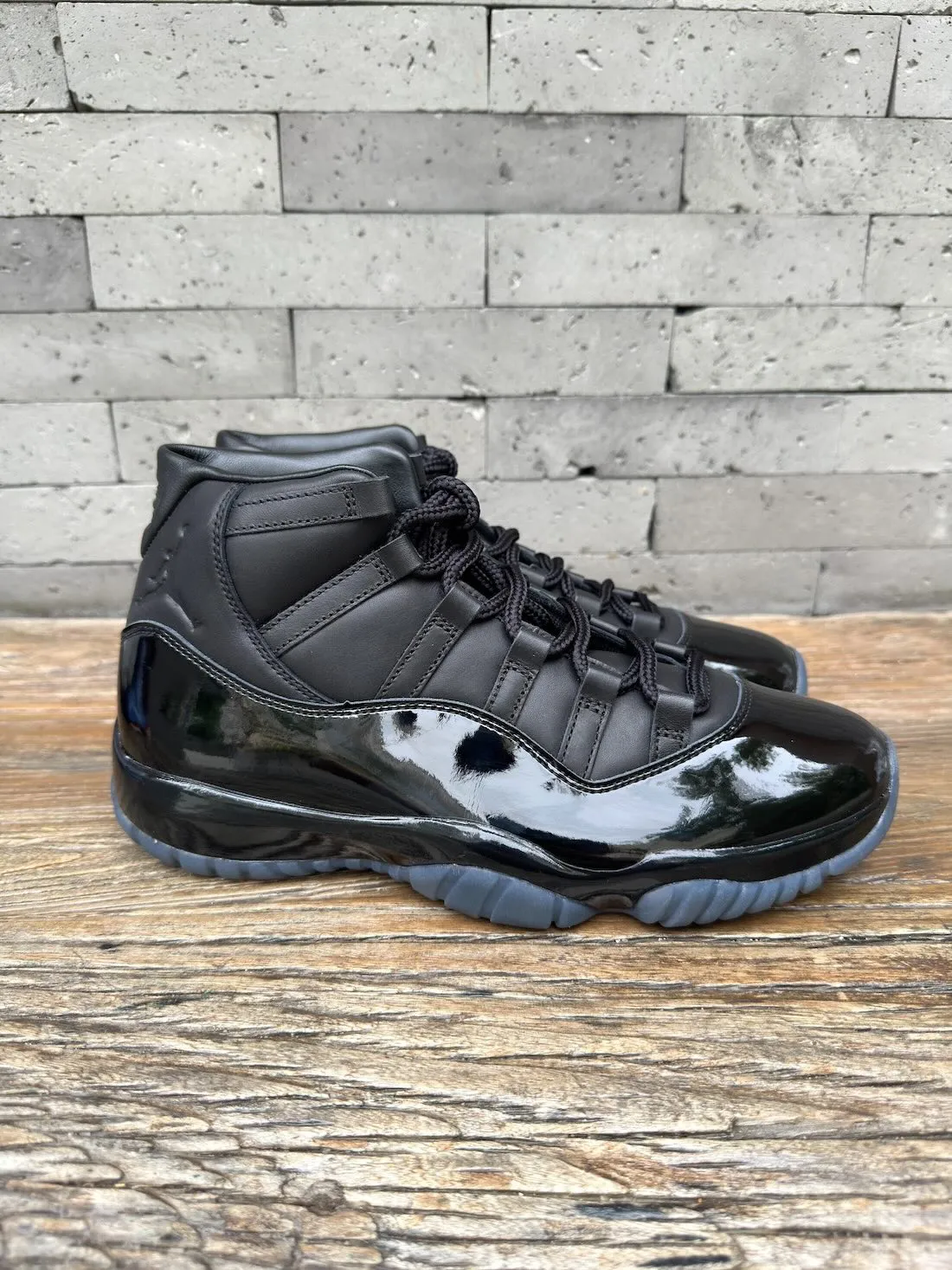 Comme Des Garcons Air Jordan 11 Black IV7639-001 1