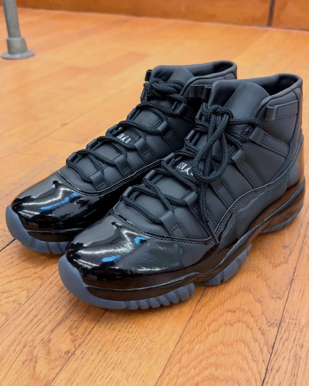 Comme des Garçon Air Jordan 11