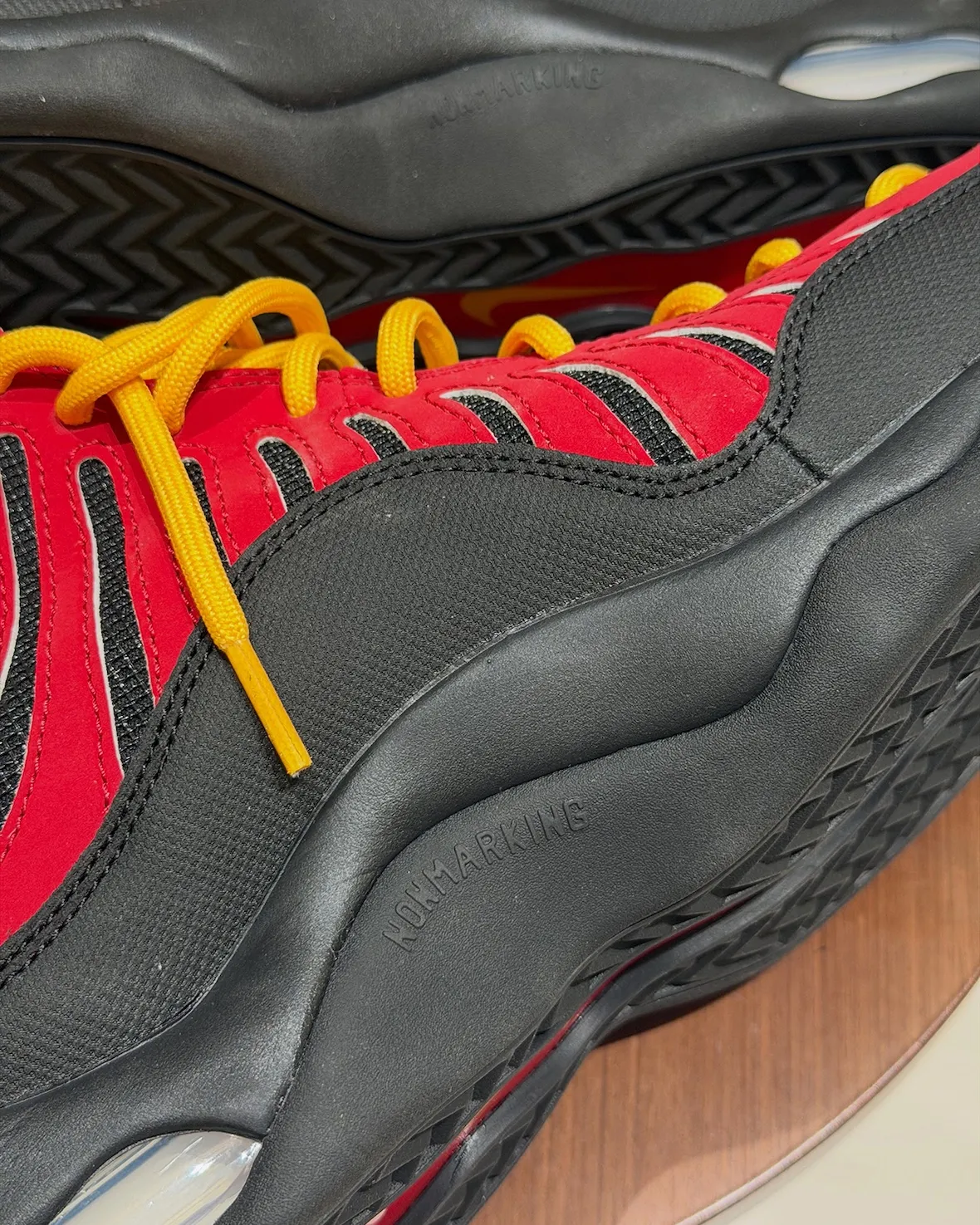 Nike Air Bakin Varsity Red 2026 IQ5365-600 8