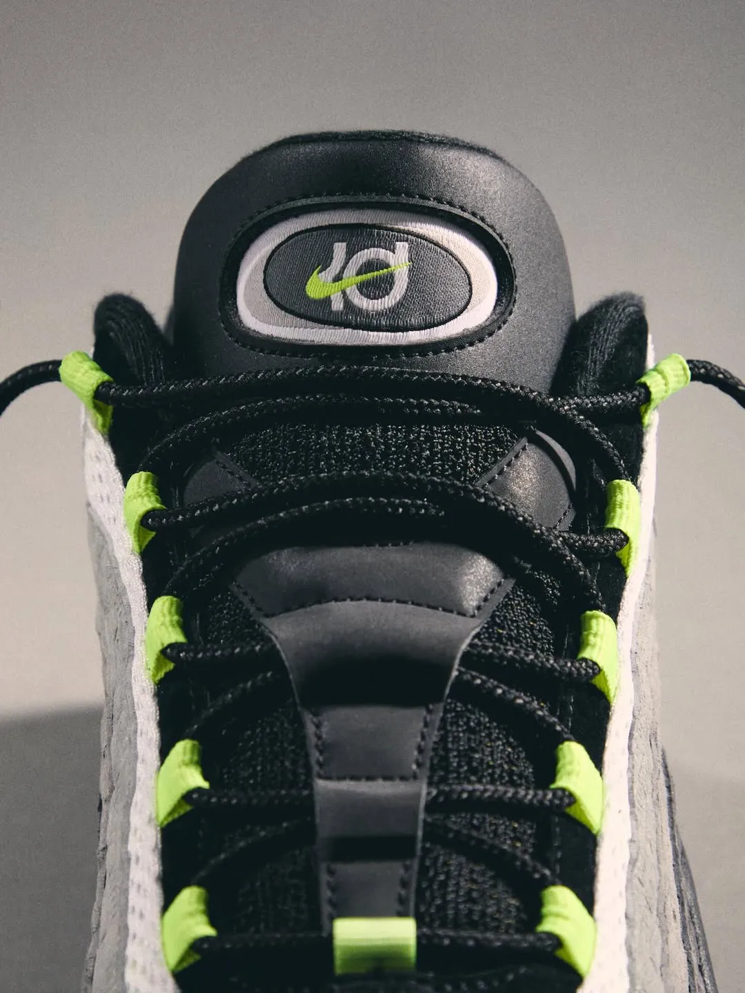 Kith Nike KD18 "Neon" F&F