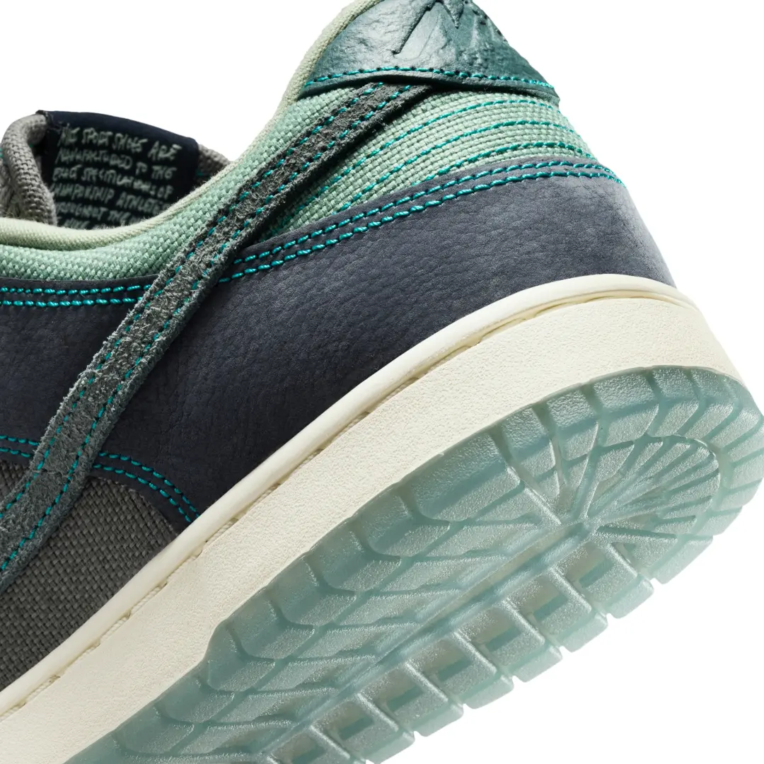 Nike Dunk Low SE Pencil Point IH1942-002