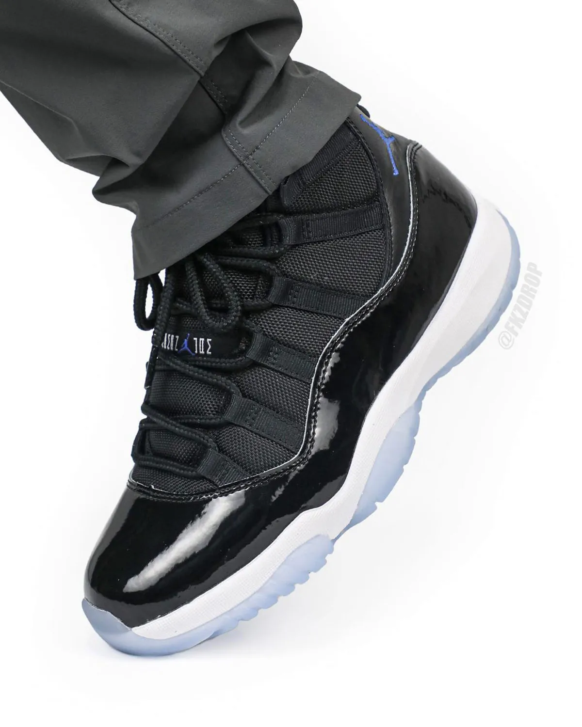 Air Jordan 11 Space Jam CT8012-900 8