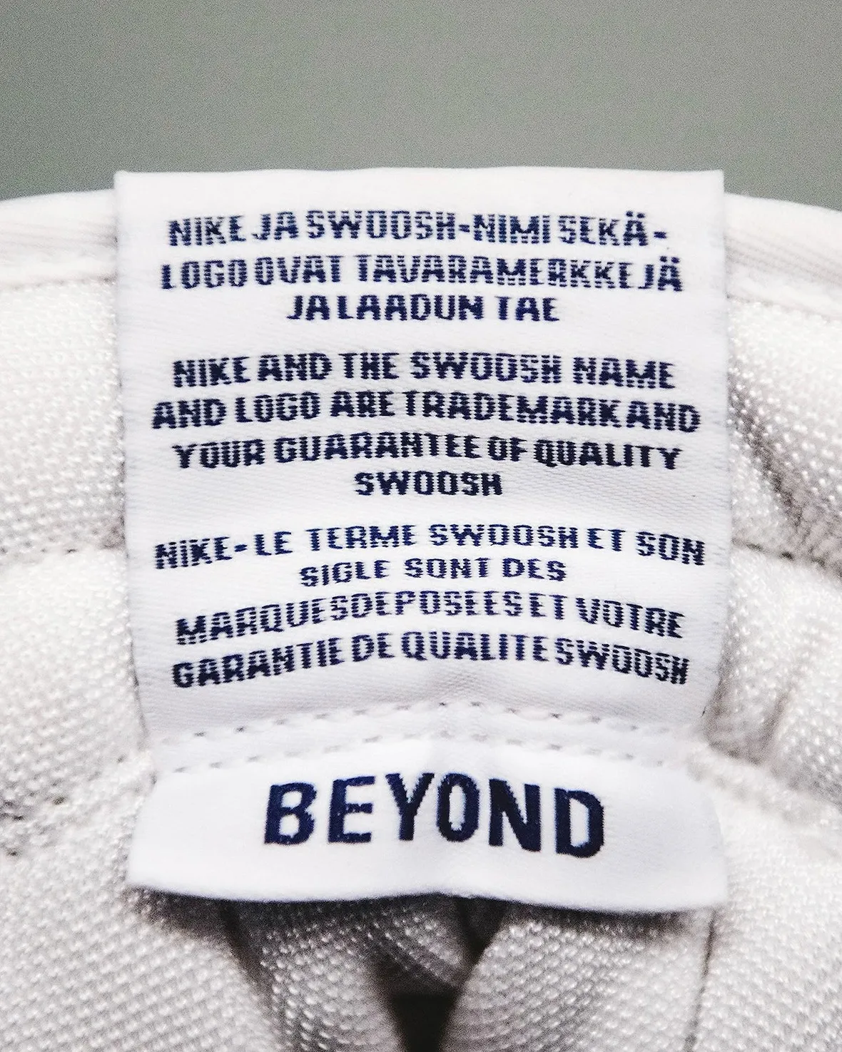 Beyond Nike SB Dunk High IU4491-100 4