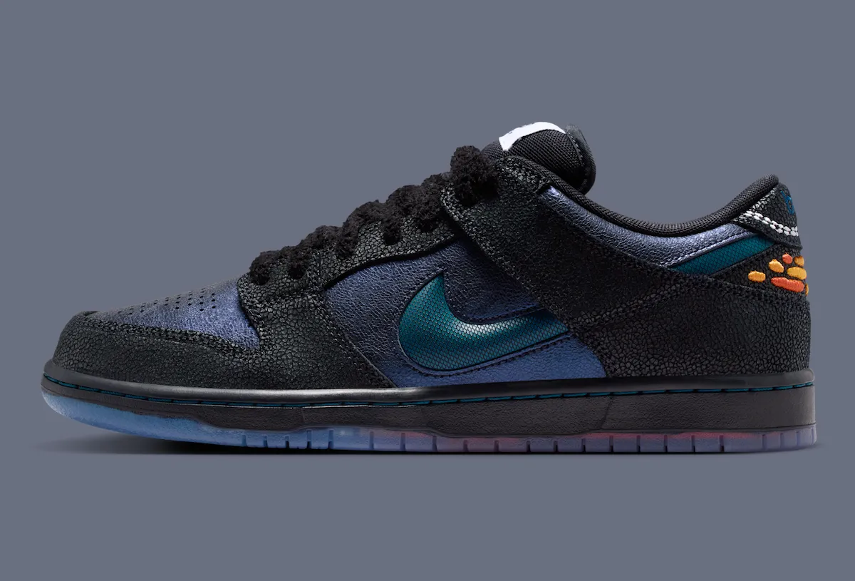 Bluetile Skate Shop x Nike SB Dunk Low