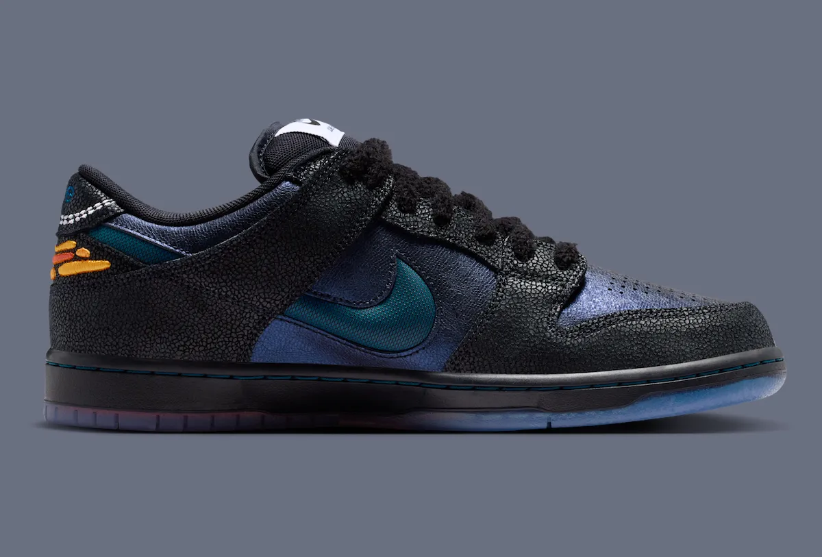 Bluetile Skate Shop x Nike SB Dunk Low