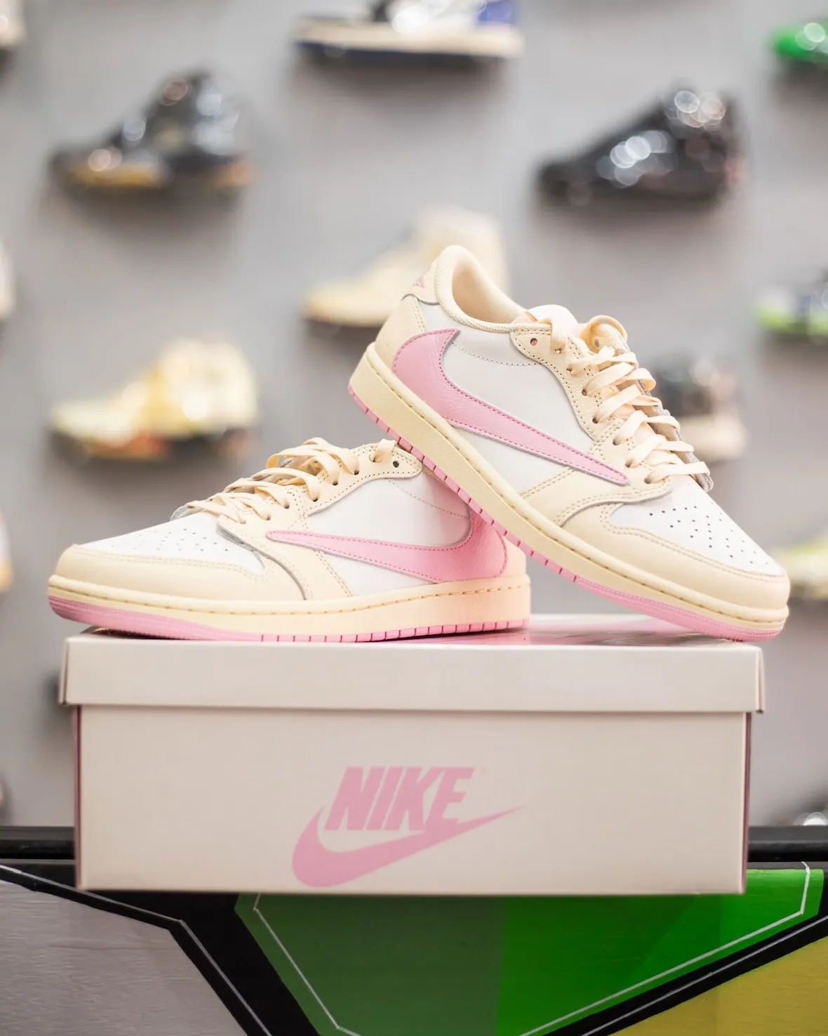 Travis Scott Air Jordan 1 Low Muslin Shy Pink IQ7604-100 1