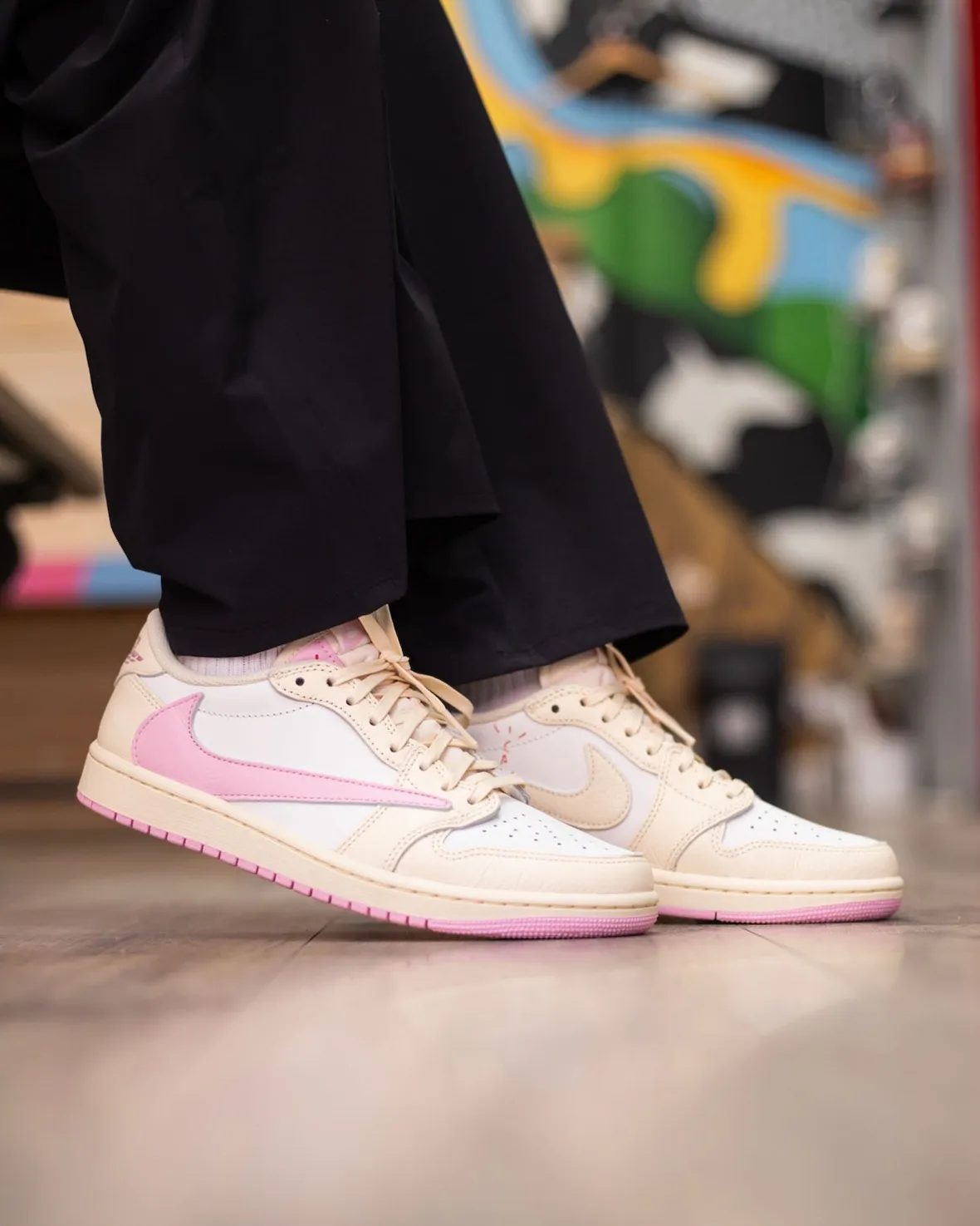 Travis Scott Air Jordan 1 Low Muslin Shy Pink IQ7604-100 2