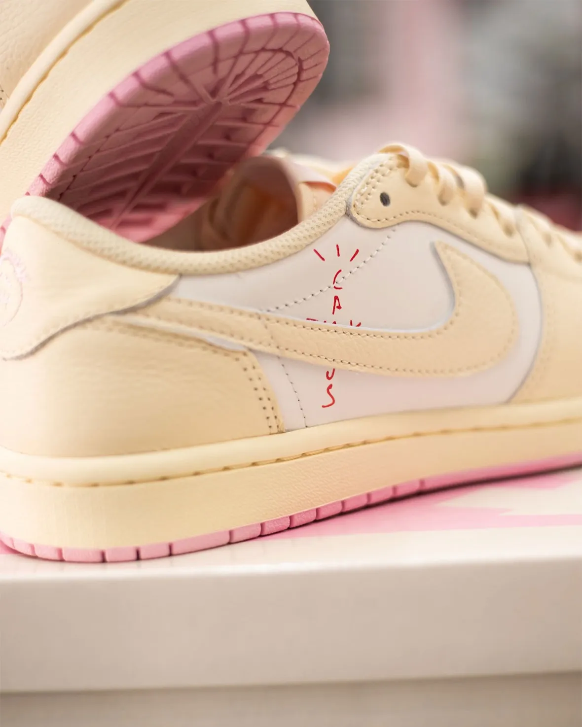 Travis Scott Air Jordan 1 Low Muslin Shy Pink IQ7604-100 5