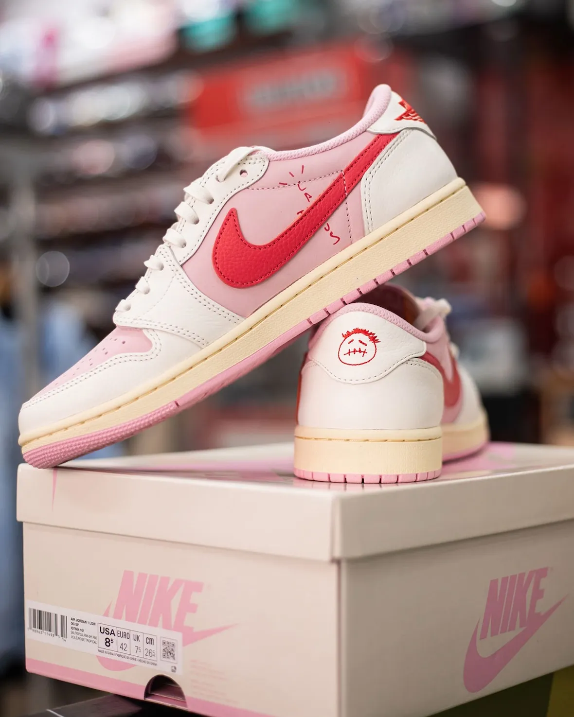 Travis Scott Air Jordan 1 Low Tropical Pink Sail Shy Pink Muslin IQ7604-101 4