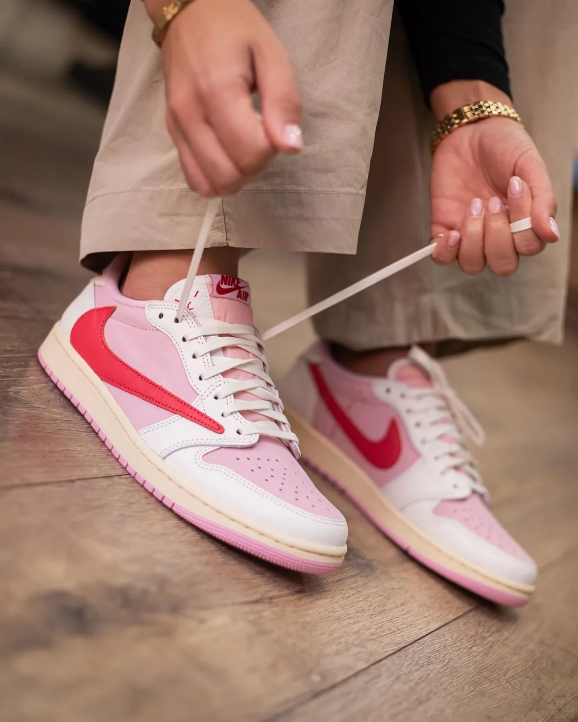 Travis Scott Air Jordan 1 Low Tropical Pink Sail Shy Pink Muslin IQ7604-101