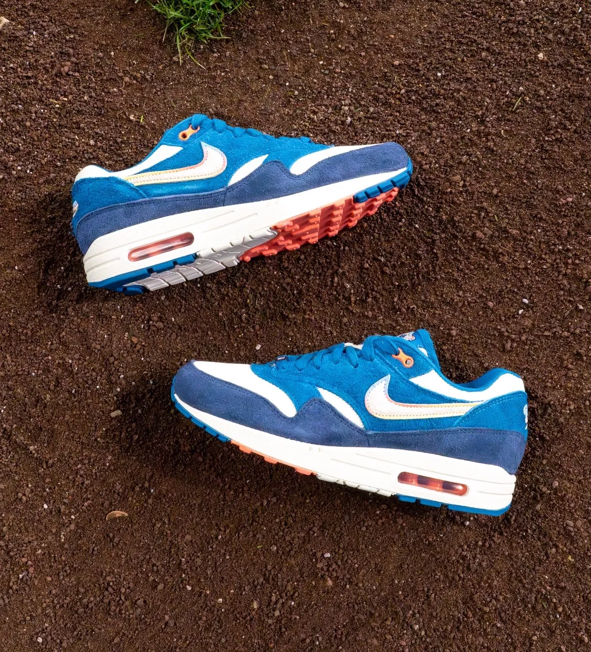 Nike Air Max 1 City Connect Milwaukee Brewers IQ2938-400 1