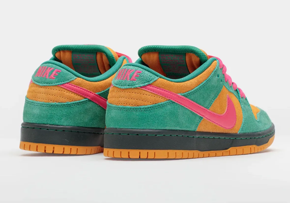 Nike SB Dunk Low Green Noise Light Curry Watermelon Off Noir HQ1625-301