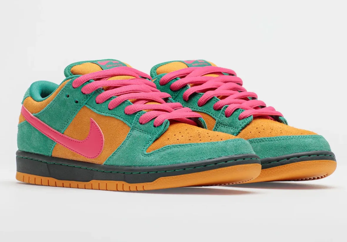 Nike SB Dunk Low Green Noise Light Curry Watermelon Off Noir HQ1625-301