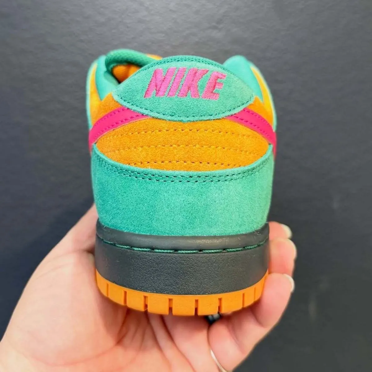 Nike SB Dunk Low Green Noise Watermelon South Beach HQ1625-301 2