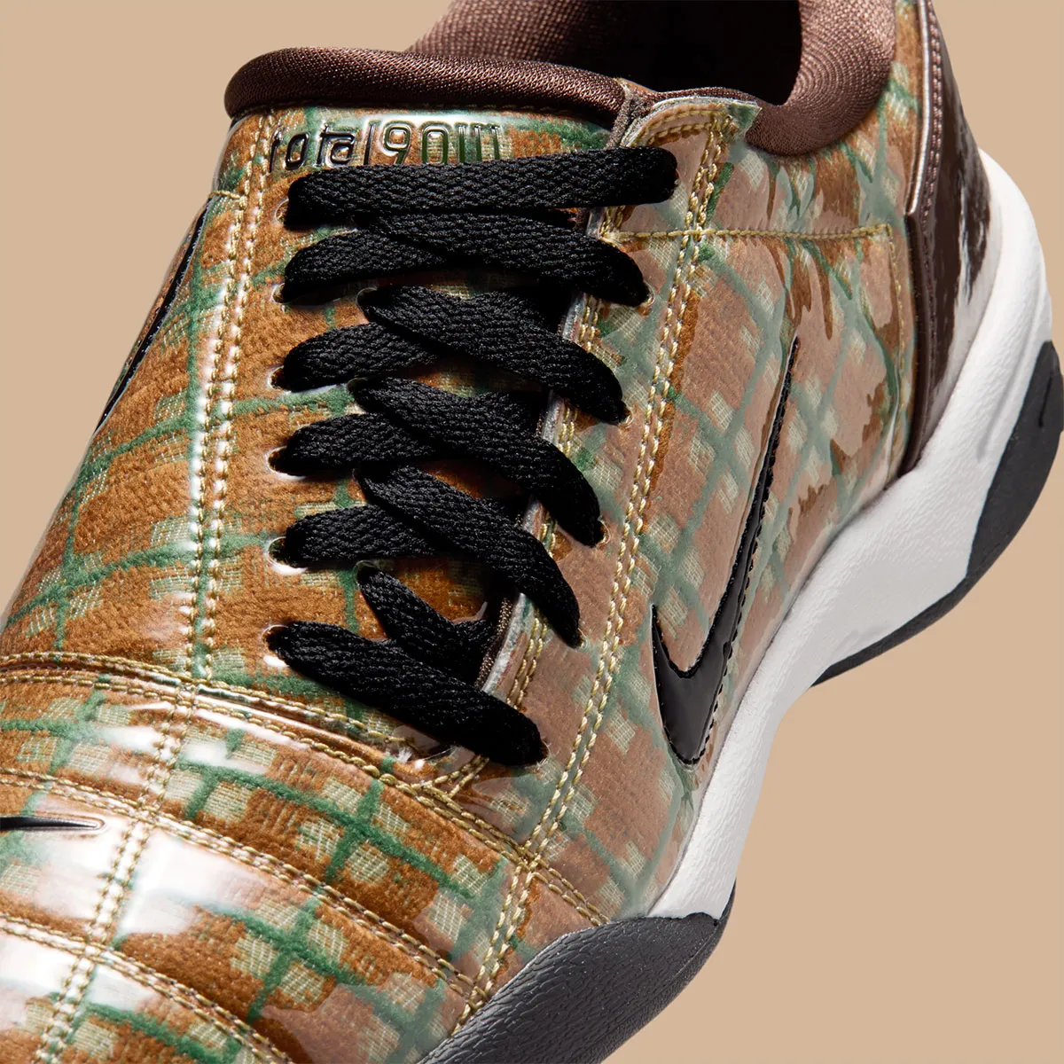 Procell Nike Total 90 IQ5794-237 6