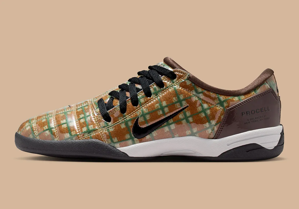 Procell Nike Total 90 IQ5794-237 9