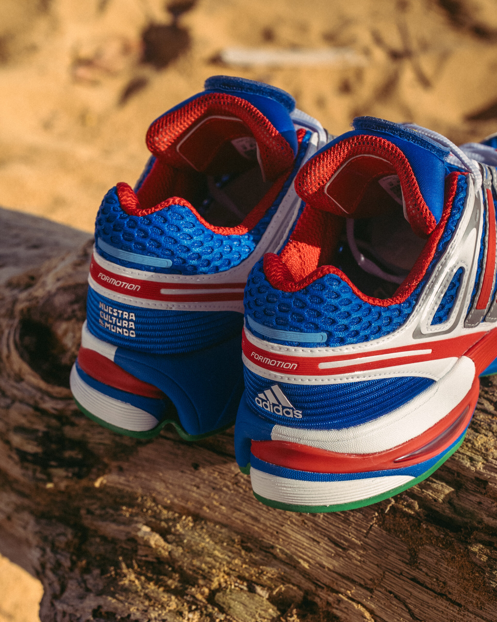 Heel detail of the Adistar Control 5 "PR" showing the FORMOTION branding and Nuestra Cultura al Mundo text