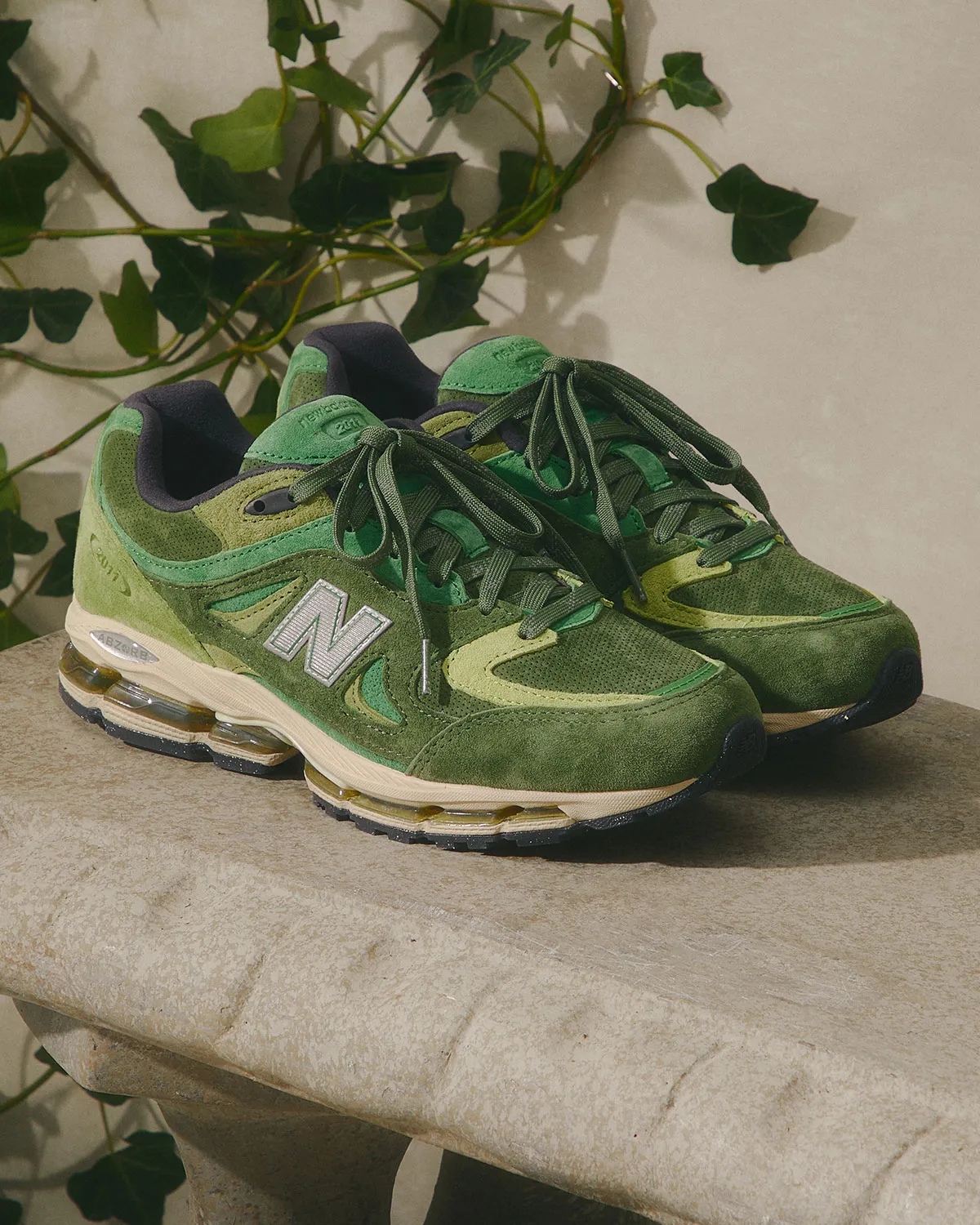 Kith New Balance 2011 Leaf 3