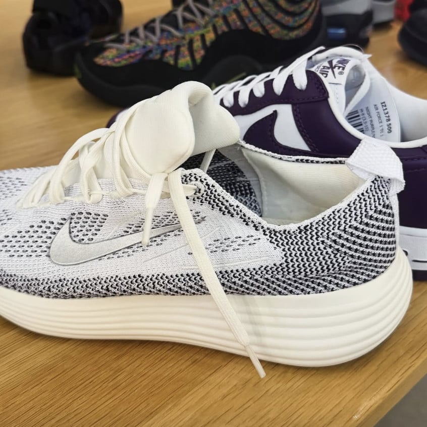 Nike Flyknit Runner 2027